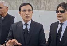 27ستمبرکوبڑی دنیا آئےگی،بیک ڈوررابطوں کااس بارماحول ٹھنڈاہے،آئینی عدالت سے اختلاف ہے،بیرسٹر گوہر